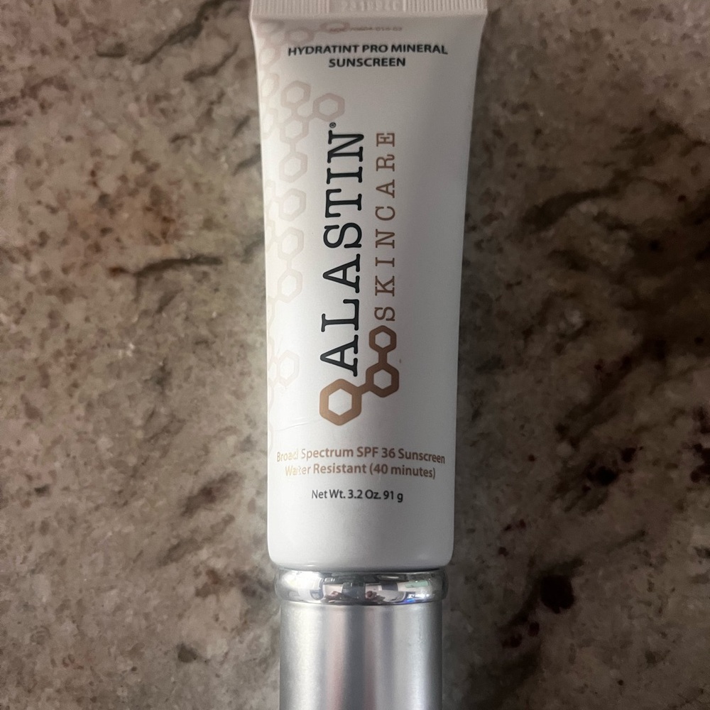 Alastin Hydratint Pro Mineral Sunscreen